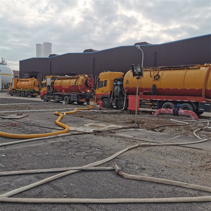 尉犁污水池清理